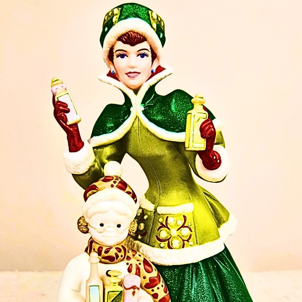 2003 Mrs. Albee Figurine / Statue in Box – 10 Inch – Avon President’s Club Award